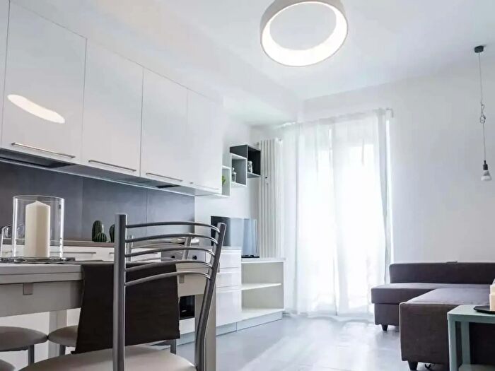 Appartamento monolocale in affitto in Via San Gerolamo Emiliani, Milano