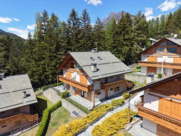 Appartamento trilocale in vendita in Via Giacinto Sertorelli, Bormio
