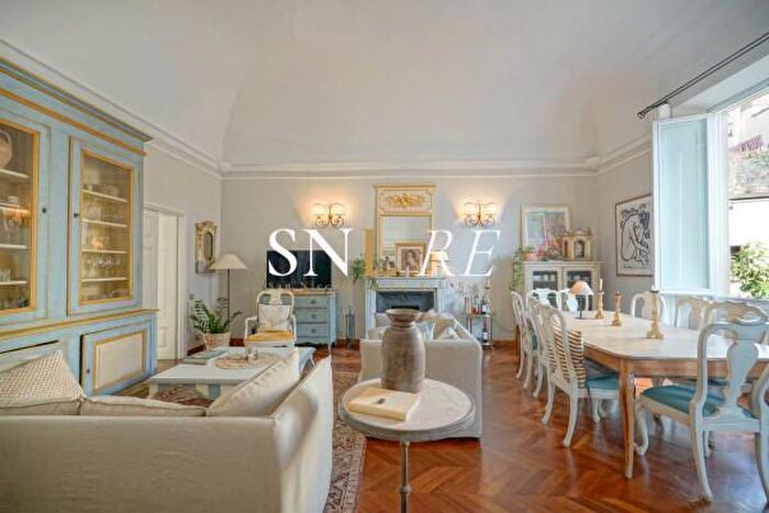 Appartamento con 6 locali in affitto in Via Curtatone, Firenze