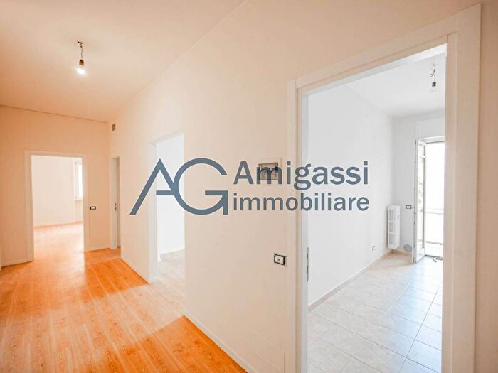 Appartamento trilocale in affitto in Via Santa Lucia, San Paolo, Bergamo