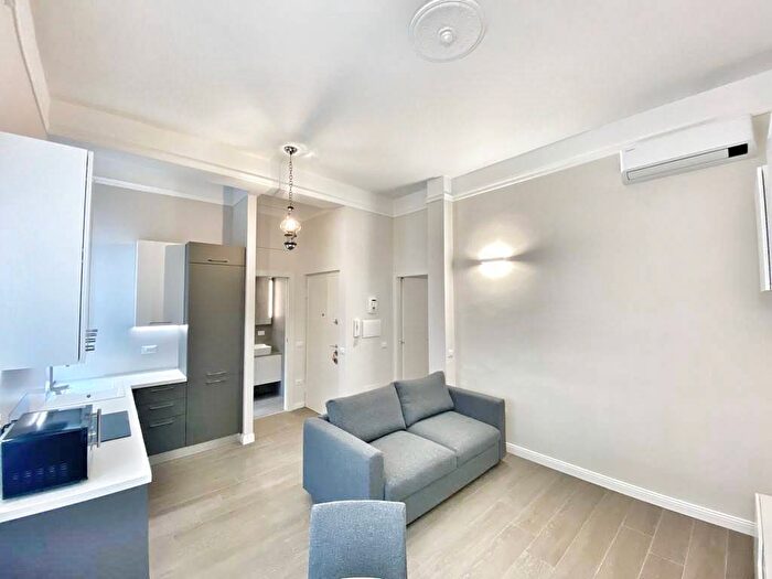 Appartamento bilocale in affitto in Via Cenisio, Cenisio, Milano