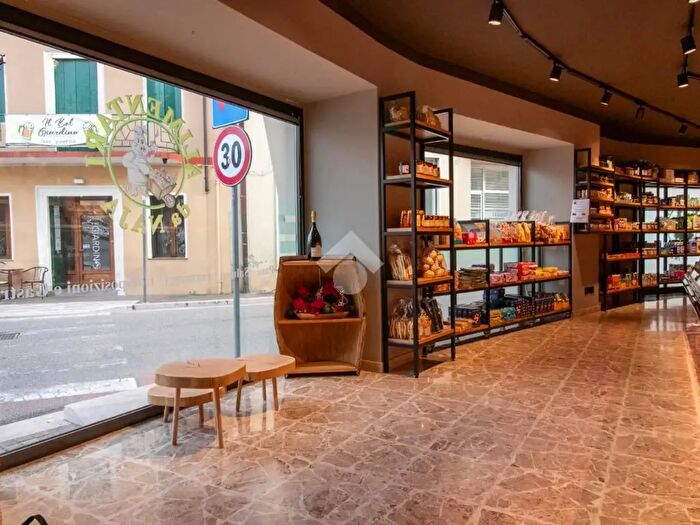 Appartamento monolocale in vendita in Piazza Umberto I, Montecchia Di Crosara