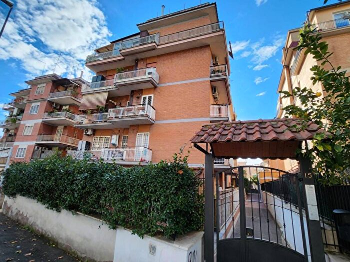 Appartamento trilocale in affitto in Via dei Sesami, Centocelle, Roma