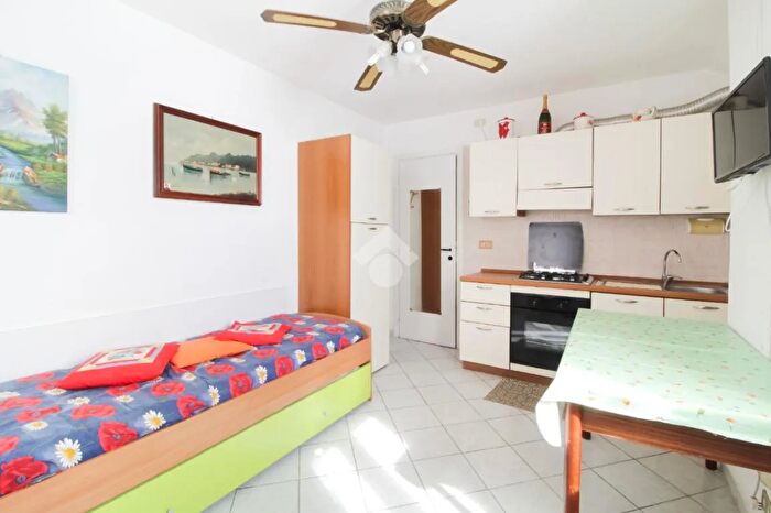 Appartamento bilocale in vendita in Via Cesare Battisti, Grottammare