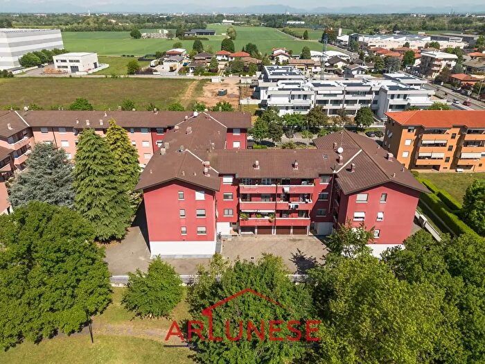 Appartamento trilocale in vendita in Via Kolbe B, Villa Cortese