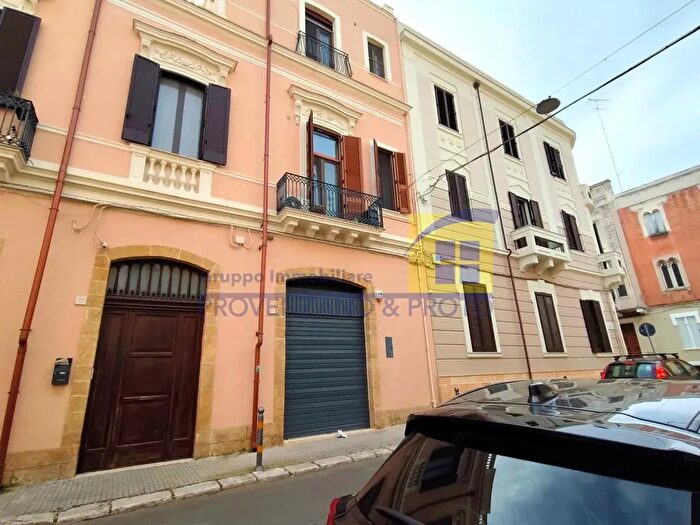 Appartamento trilocale in vendita in Via Saponea, Brindisi
