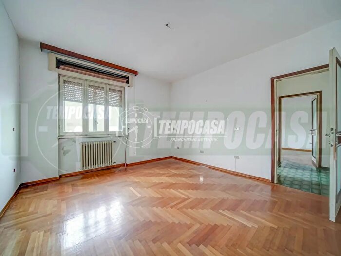 Appartamento quadrilocale in vendita in Cocquio Trevisago