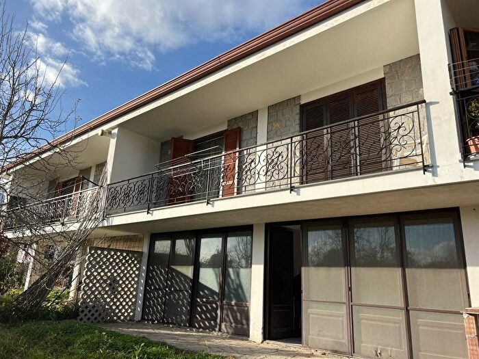 Casa con 6 locali in vendita in Santa Marina