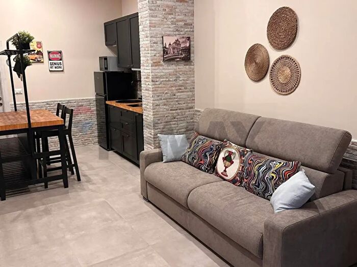 Appartamento trilocale in vendita in Via Santa Maria della Salette, Catania