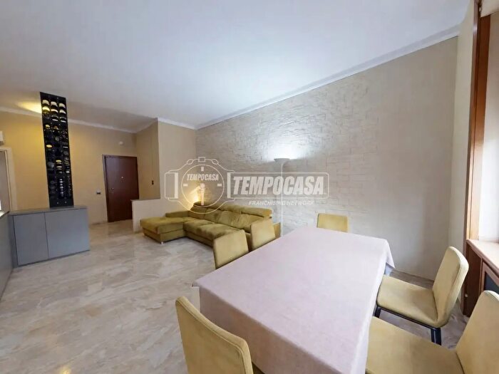 Appartamento quadrilocale in vendita in Via Teano, Milano