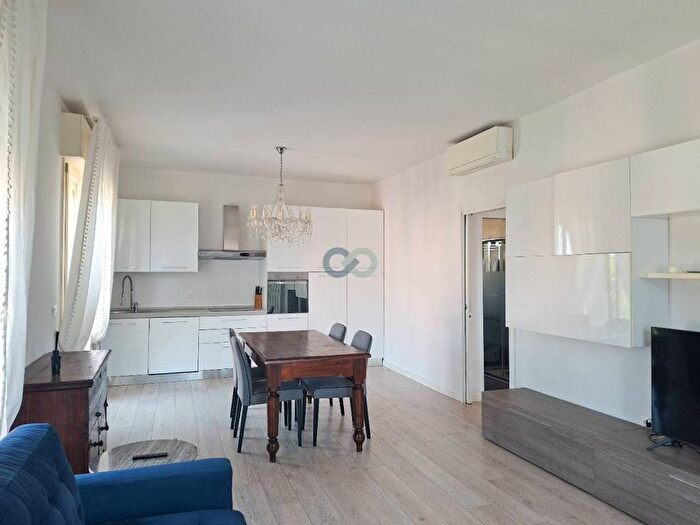 Appartamento trilocale in affitto in Via Salvello, Desenzano Centro, Desenzano del Garda