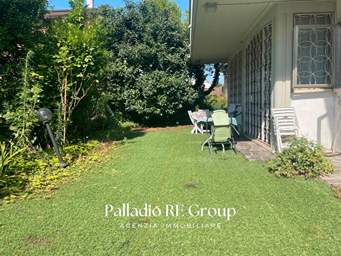 Casa con 5 locali in vendita in Via Lago di Trasimeno, Vicenza