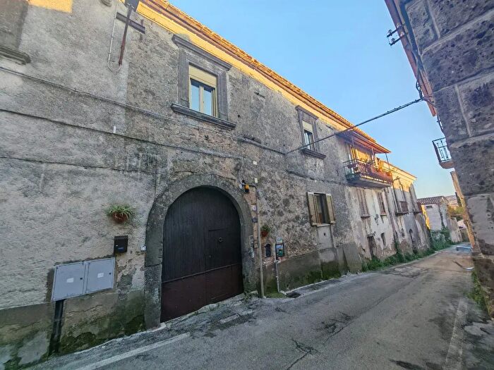 Casa con 7 locali in vendita in Via di Sommana Chiesa, Caserta