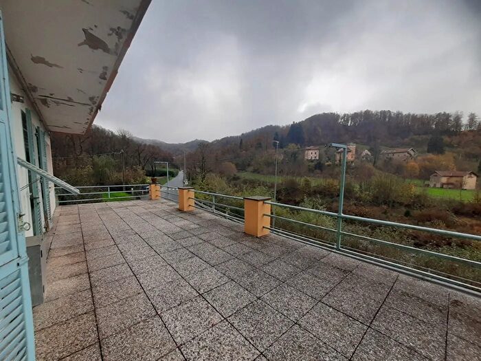 Appartamento con 5 locali in vendita in Via Romitorio, Masone