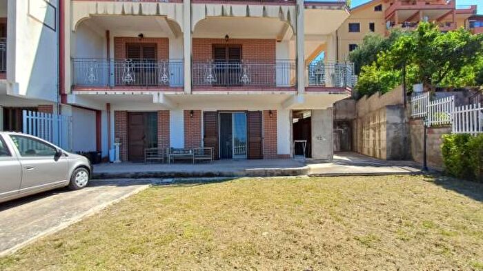 Casa quadrilocale in vendita in Contrada Fosso Gelso, Brolo