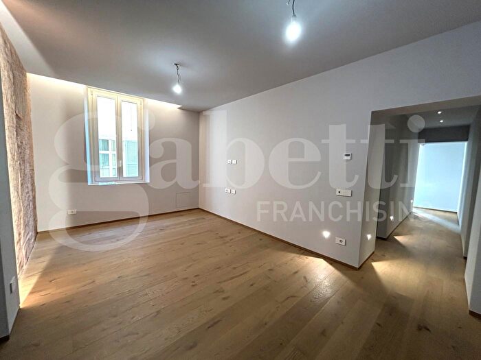 Appartamento quadrilocale in vendita in Via Taglio, Modena