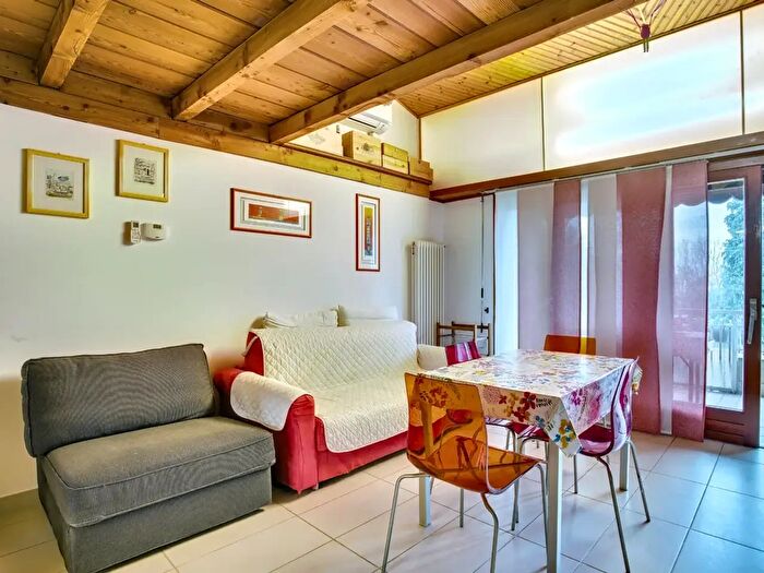 Appartamento monolocale in vendita in Via Roma, Porto Valtravaglia