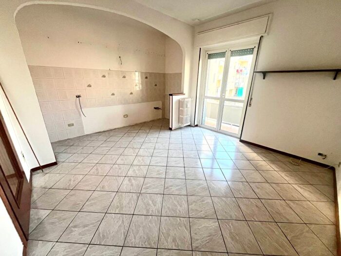 Appartamento trilocale in affitto in Viale della Rimembranza, Semicentro, Vercelli