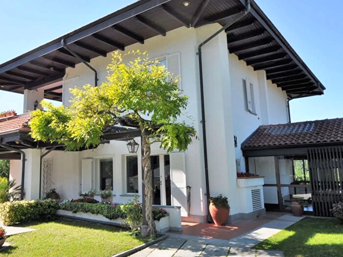 Casa con 8 locali in vendita in Strada Val Pattonera, Torino