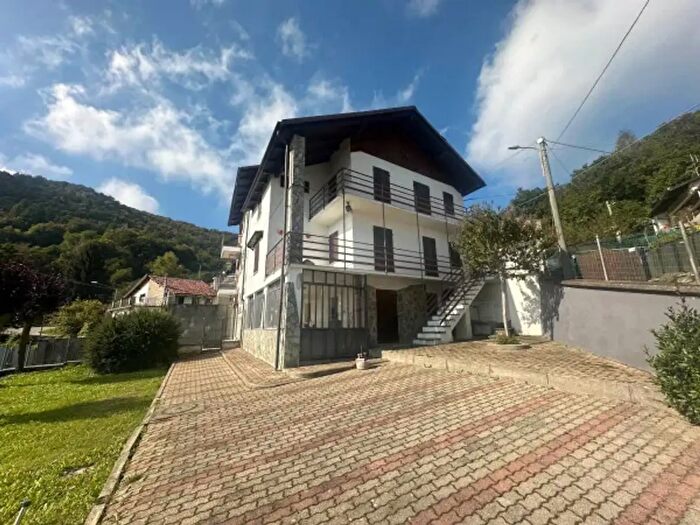 Casa con 6 locali in vendita in Borgata Chiapero, Valgioie