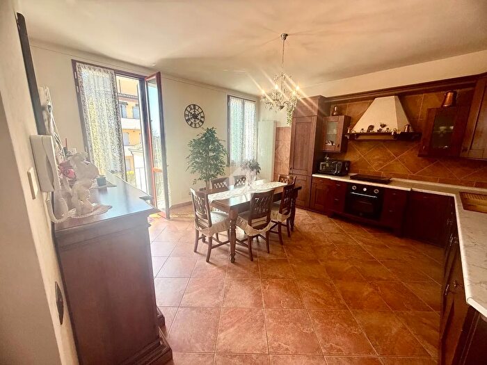 Appartamento quadrilocale in vendita in Via Pieve, Guastalla