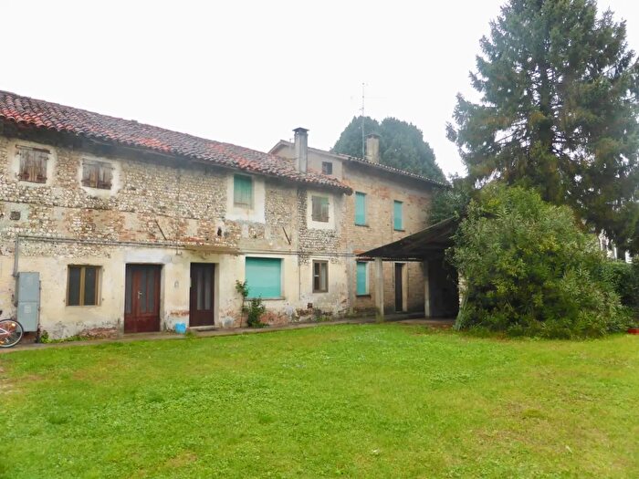 Casa con 5 locali in vendita in Casarsa Della Delizia