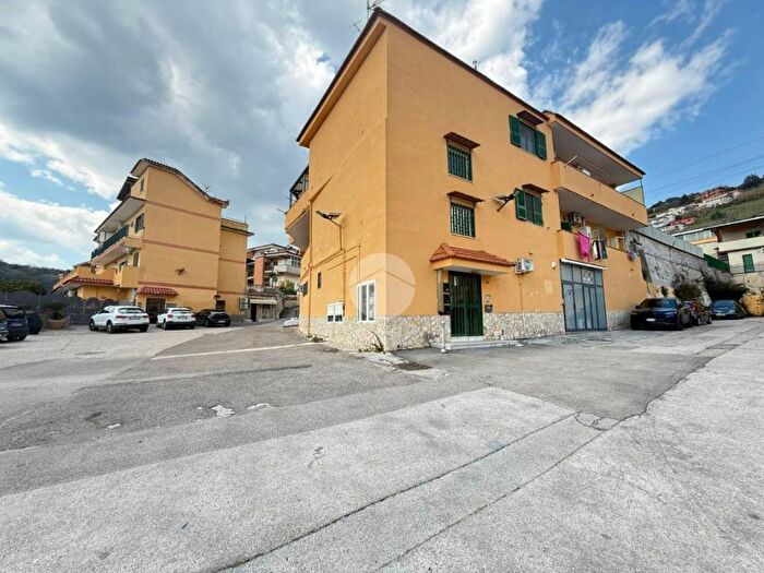 Appartamento trilocale in affitto in III TRAVERSA PISCIARELLI, Agnano, Pozzuoli