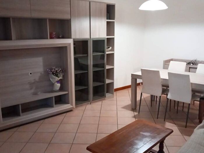 Appartamento trilocale in affitto in Via San Tomaso, Centro, Cremona