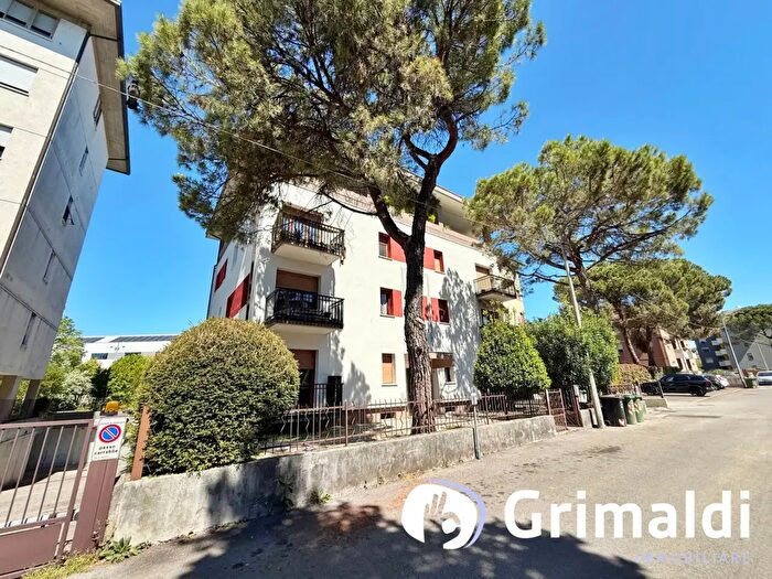 Appartamento trilocale in vendita in Via Monte Pelmo, Pordenone