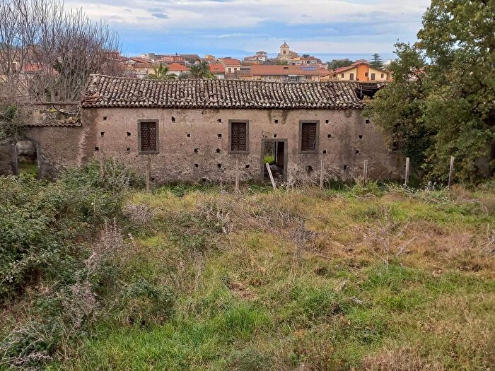 Casa con 7 locali in vendita in Via Castagneto Vecchio Piedimonte Etneo, Piedimonte Etneo