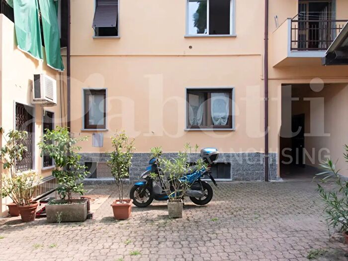 Appartamento trilocale in vendita in Via Cacciatori delle Alpi, Seveso