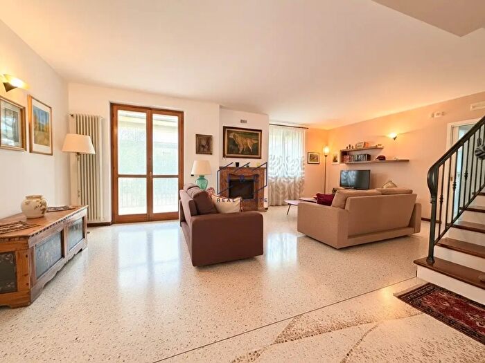 Casa quadrilocale in vendita in Via Castellir, Oderzo