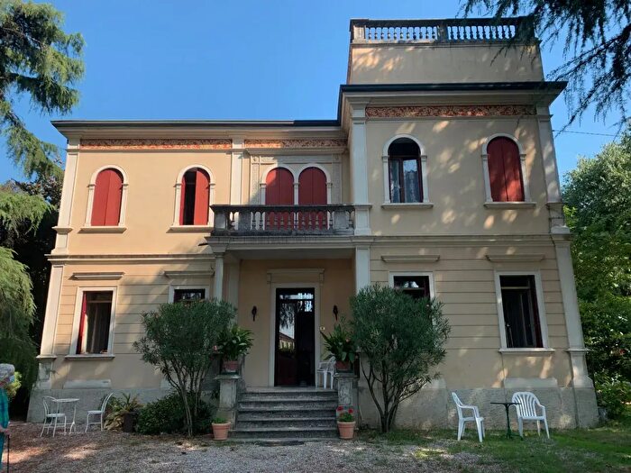 Casa con 6 locali in vendita in Via Carlo Porta, Noventa Vicentina