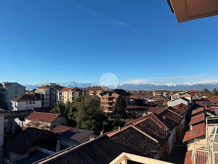 Appartamento bilocale in vendita in Via Umberto I, Carignano