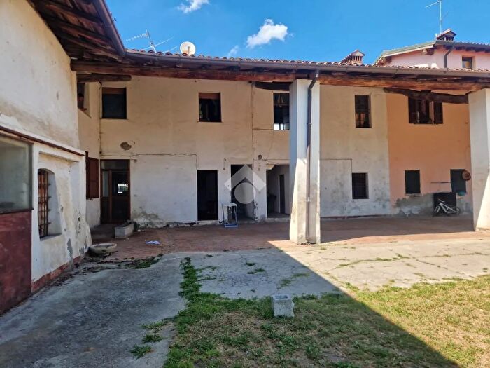 Casa con 7 locali in vendita in Via Olmi, Chiari