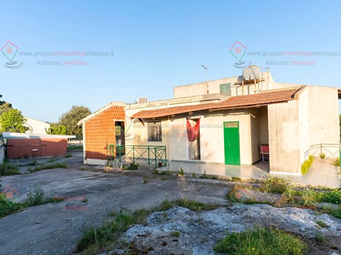 Casa quadrilocale in vendita in Siracusa