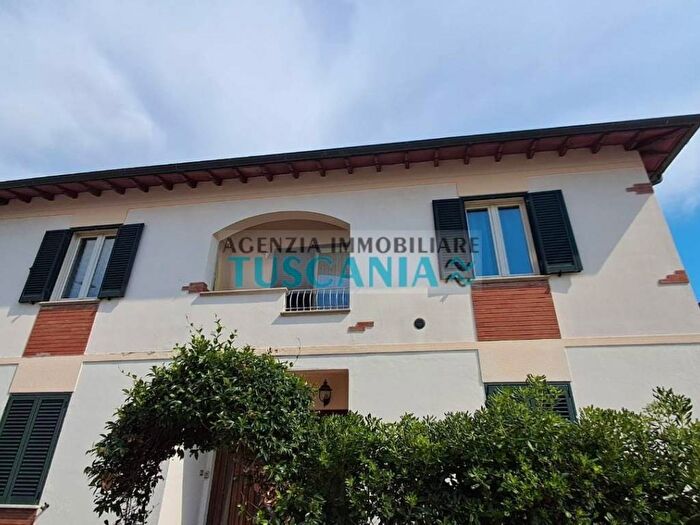 Casa con 5 locali in vendita in Via Alessandria, Marina di Cecina, Cecina