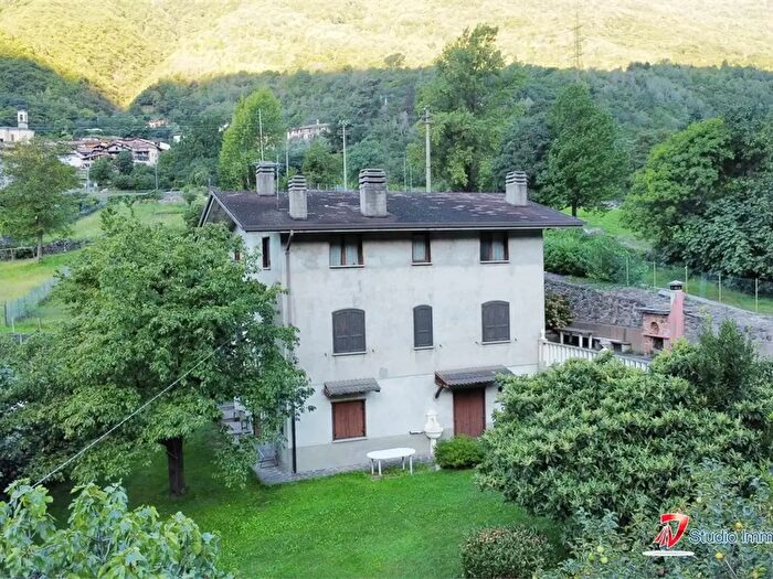 Casa con 7 locali in vendita in Via Glere, Sellero