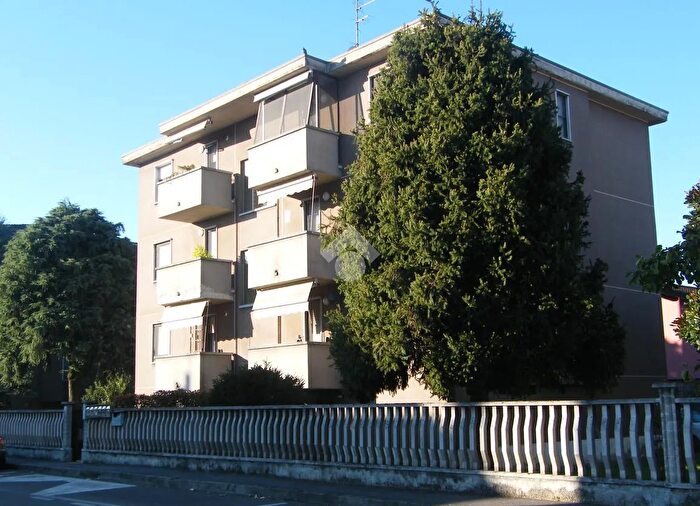 Appartamento trilocale in vendita in Via l Rizzo, Lacchiarella