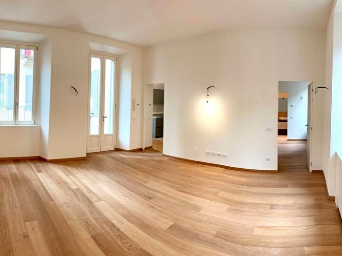 Appartamento con 5 locali in affitto in Carrobbio, Milano