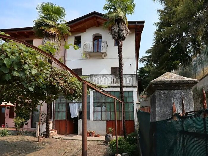 Casa con 6 locali in vendita in Via Don Lodovico Scaglia, Viverone