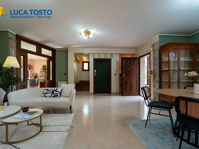 Case in Vendita e in Affitto - 3