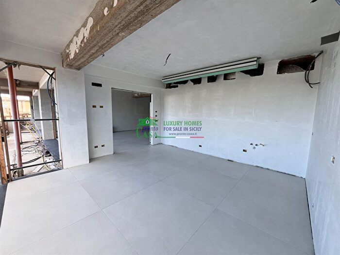 Appartamento quadrilocale in vendita in Via Biagio Ferlante, Comiso