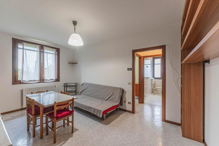 Appartamento bilocale in vendita in Via San Benedetto N, San Pietro In Casale