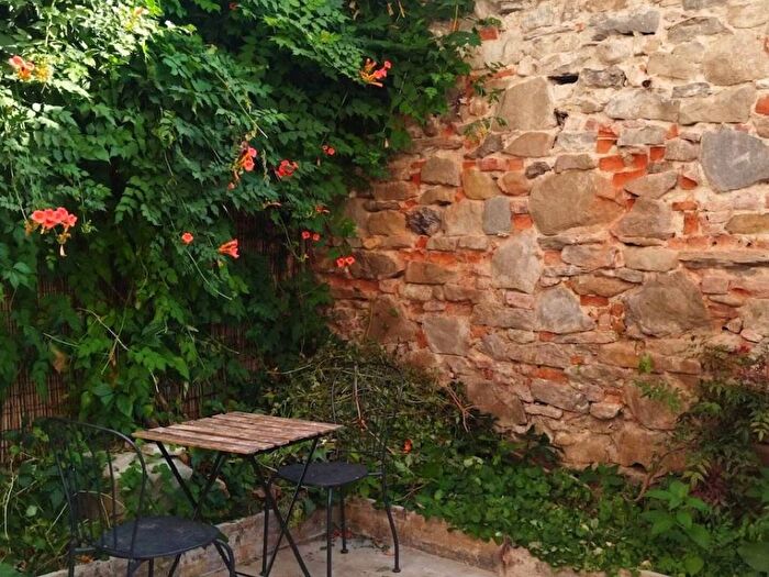 Appartamento trilocale in affitto in VIA DEL PONTE ALLE MOSSE, Porta al Prato San Jacopino, Firenze