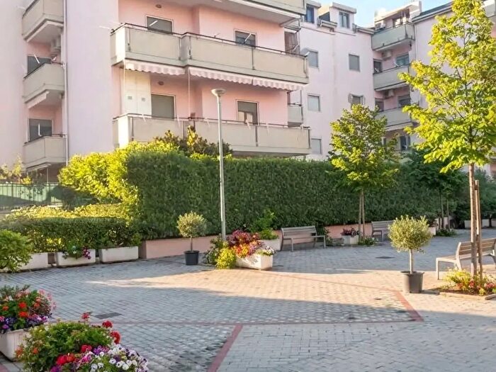 Appartamento trilocale in vendita in Viale Giuseppe Verdi, Montecorvino Pugliano