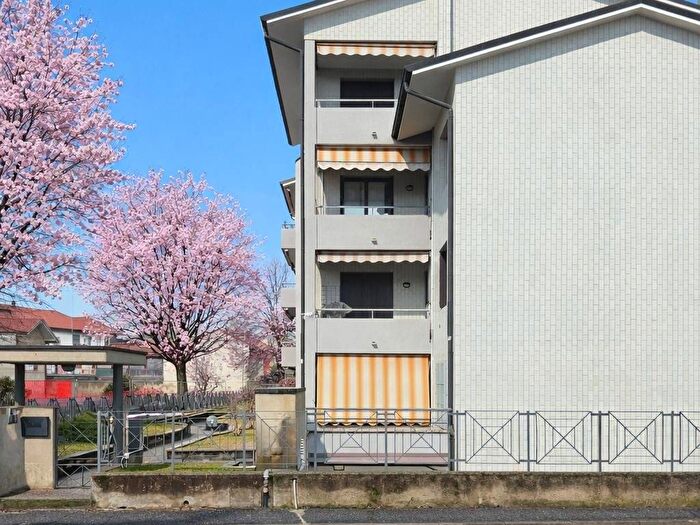 Appartamento trilocale in affitto in Via Gerardo Tintori, Centro, Biassono