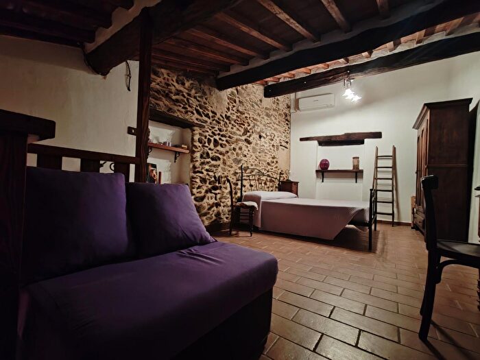 Casa bilocale in vendita in Stazzema