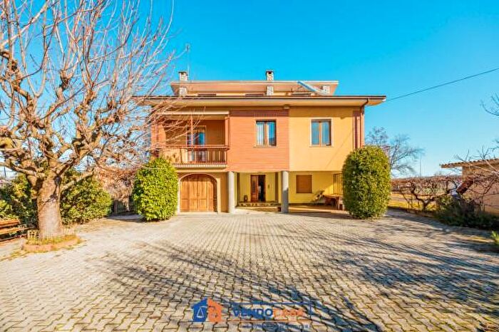 Casa con 5 locali in vendita in Via Papa Giovanni XXIII, Pianfei