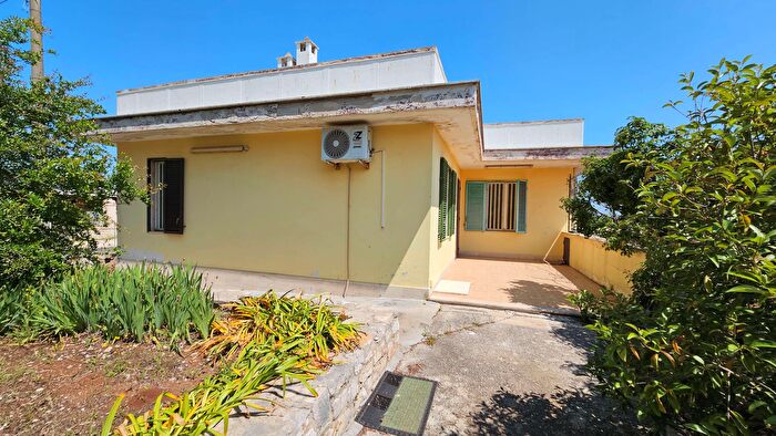 Casa quadrilocale in vendita in Via Casamassima, Conversano